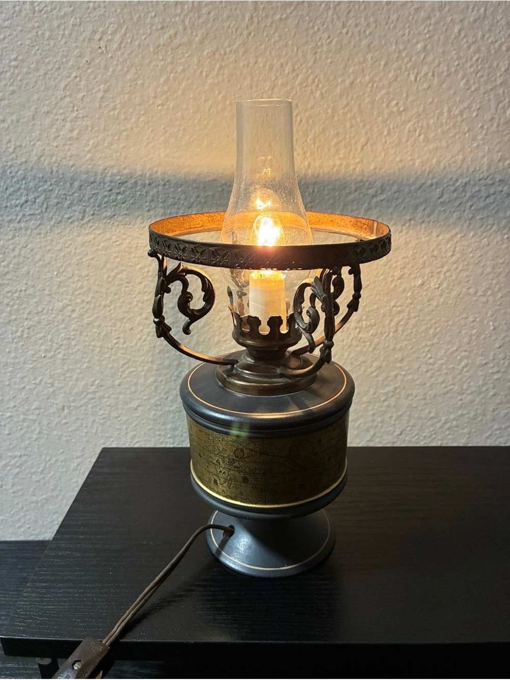 Vintage 1960s Italian Florentine Table Lamp Old World Map Ceramic Model 5273